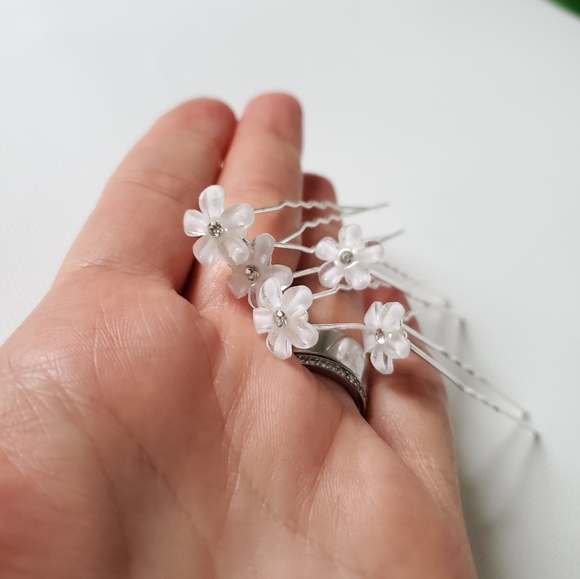 5 Piece Acrylic Flower Hair Pin Set Bride Wedding - Picture 6 of 8